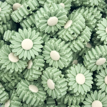 Load image into Gallery viewer, New 30mm Daisy Beads